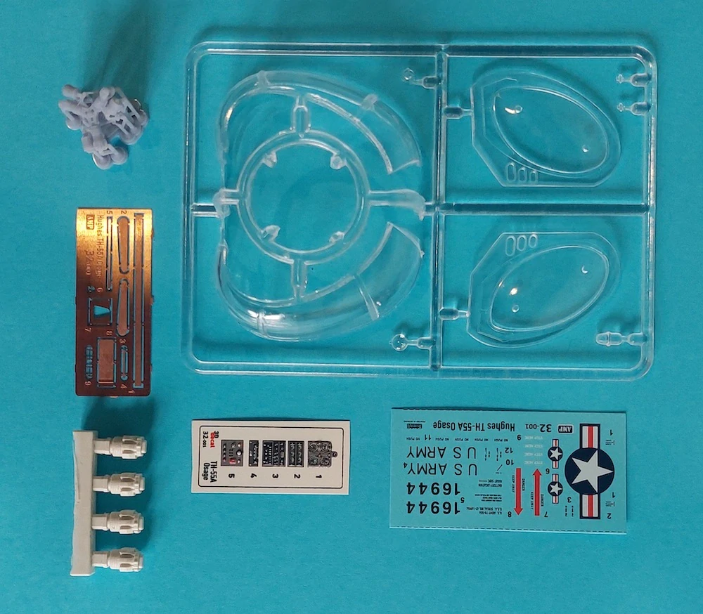 AMP 1/32 Hughes TH-55 Osage, lehký cvičný vrtulník s pístovým pohonem