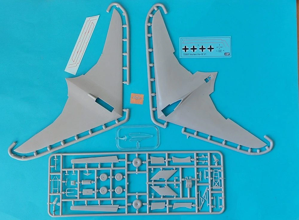 AMP 1/72 Horten Ho-IX V1, německý bezmotorový kluzák, druhá světová válka