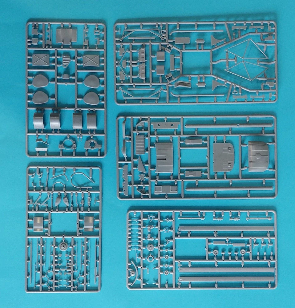 AMP 1/32 Hughes TH-55 Osage, lehký cvičný vrtulník s pístovým pohonem