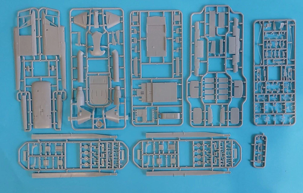 AMP 1/48 Kaman HH-43S Husky je vrtulník vyvinutý a vyrobený americkým výrobcem rotorových letadel Kaman Aircraft.